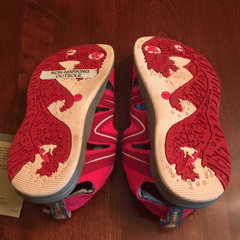 New with Tags Merrell water shoes - Picture 5 of 5